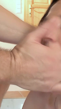 Seksi Rumen orta yaşlı seksi kadının mükemmel götünü anal seks emiyor