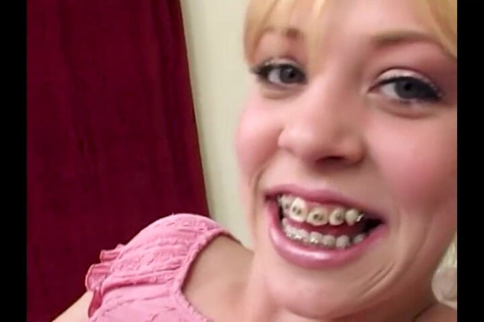Top Web Models: Leah Luv 19 Yo med hängslen - 4 komplett POV Deepthroat Ansiktsknull och...