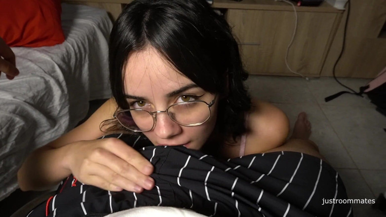 Sarahroomie: My stepsis loves to get slapped