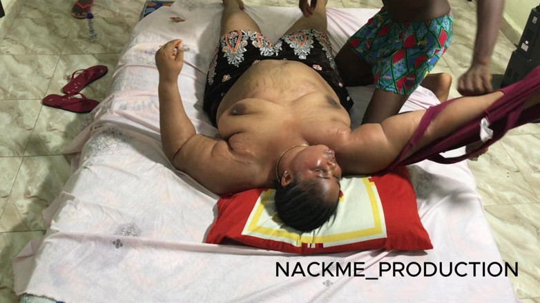 NACKME_PRODUCTION: Amatérské mužské modelky to prostě nezvládnou