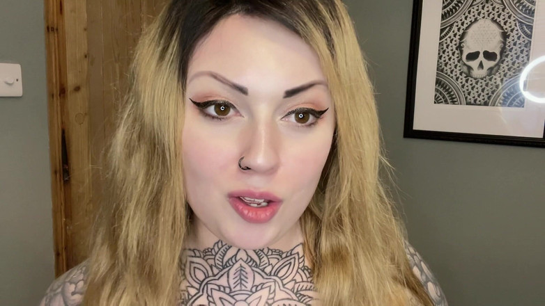 Miss Valentina: Be My House Slave