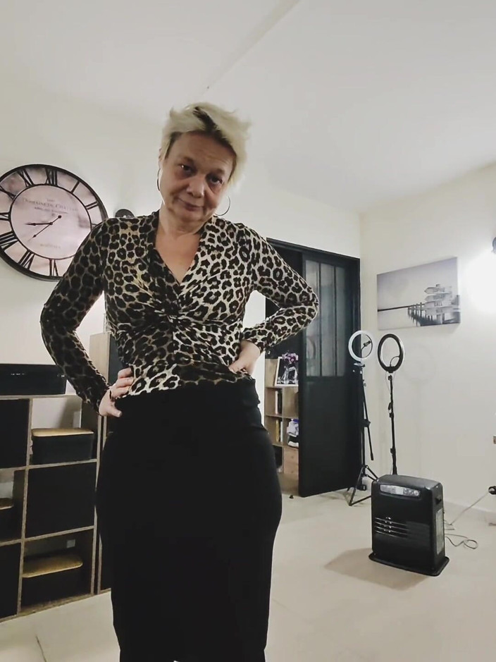 Sofy13: Il Me Baise La Chatte En Levrette Et Jouie Sur...