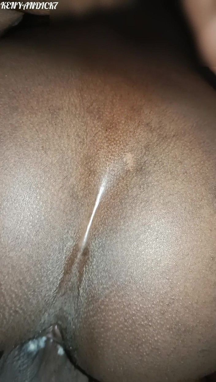 Kenyan Dick: Ateşli dölleme Kenyalı zenci bebek erkek arkadaşını ziyaret ettikten sonra...