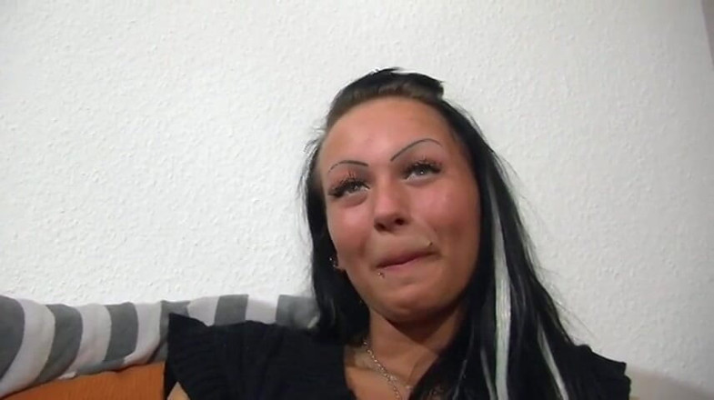 123XXX - 100% Amateurs: La dolce mora ama mangiare sborra dopo una scopata incredibile