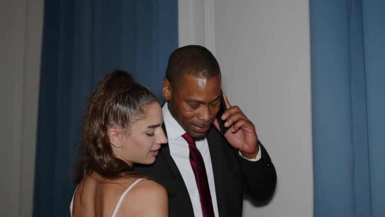 DarrellDeeps: Hizmetçi Çok Büyük BBC'ye Bağırıyor