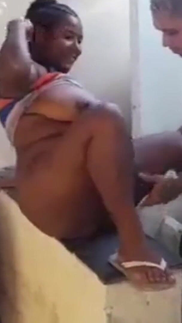 Chubby Fan Invited Me to Cut Wood Who Took Wood Was Her in Her Vagina (Danuttela's House)