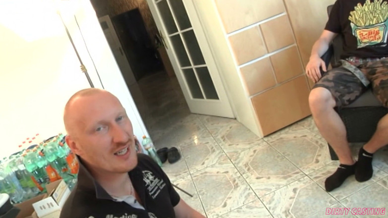 Czech Pornzone: Sexy chic disfruta de la polla porno mientras su novio...