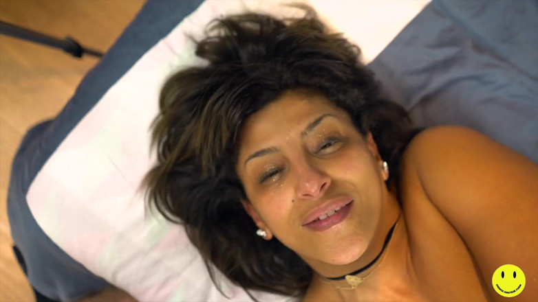 French Amateur Porn: La mia matrigna araba è una porca