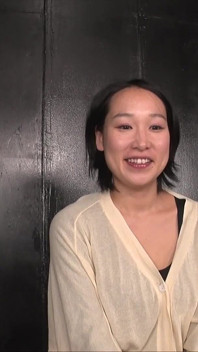 Oiled on the Table, Maiko Kobayashi Exposes Her Navel... and What Comes Out Smells Like Raw Fetish