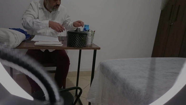 Gabi SweetCouplesStories: 저항할 수 없는 산부인과 의사가 시험 중에 환자와 섹스하게 됩니다.