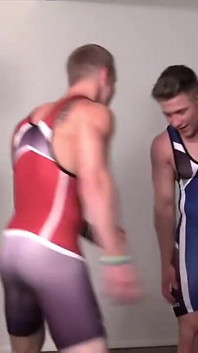 Wrestling kamarádi honí