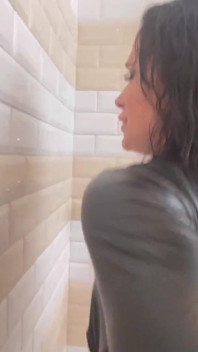 Duș obraznic cu Bellucci