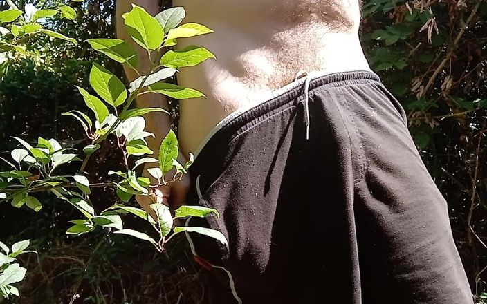 Rockardglans: Cruising, desnudándose, masturbándose y corriéndose - Rockard Daddy