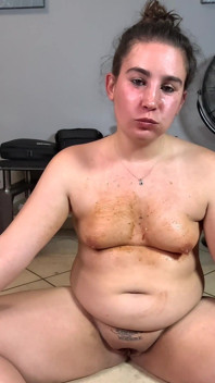 Brudna rozmowa podczas jedzenia i zabawy z moim jedzeniem, fetysz żywności
