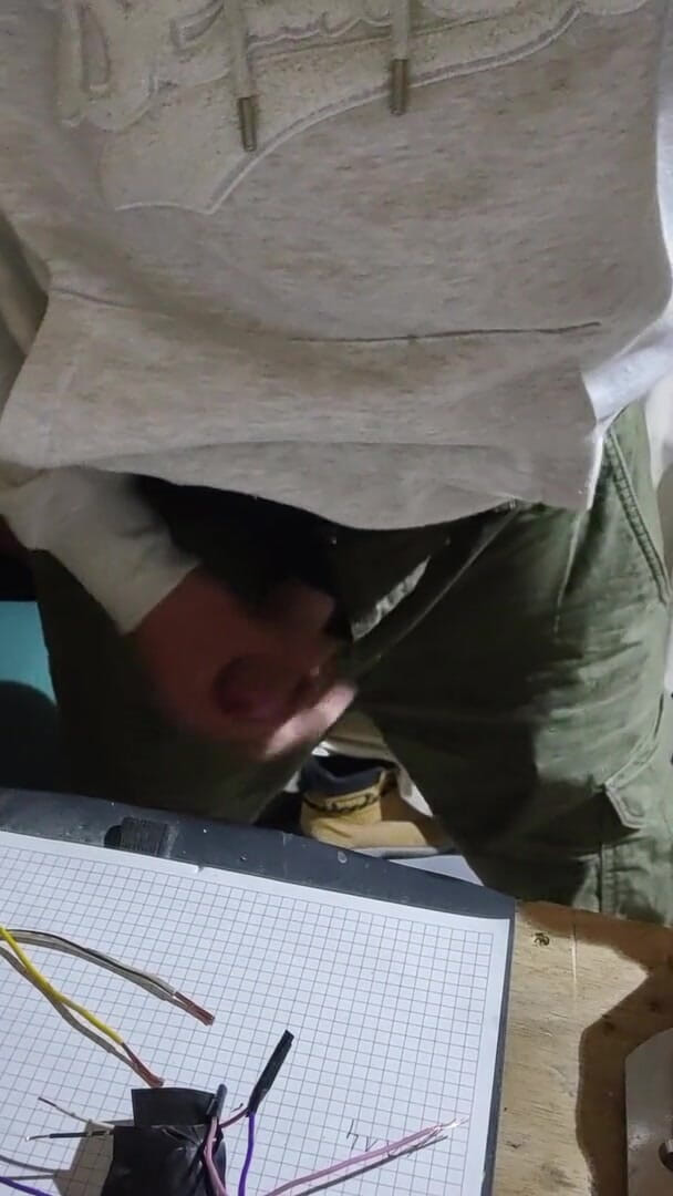 Incredible Dick: 정액이 될 때까지 작업장에서 딸딸이