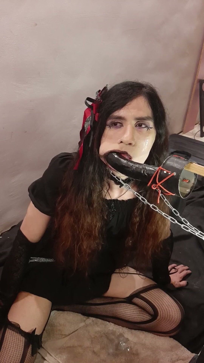 DiiVampy: Your Goth Girlfrind That Loves Throatfuck