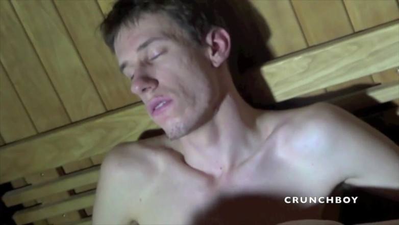 Crunch Boy: Seksowne dupki ruchają się w saunie