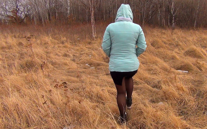 XSanyAny: Děvka sloužila klientovi v lese v plném rozsahu