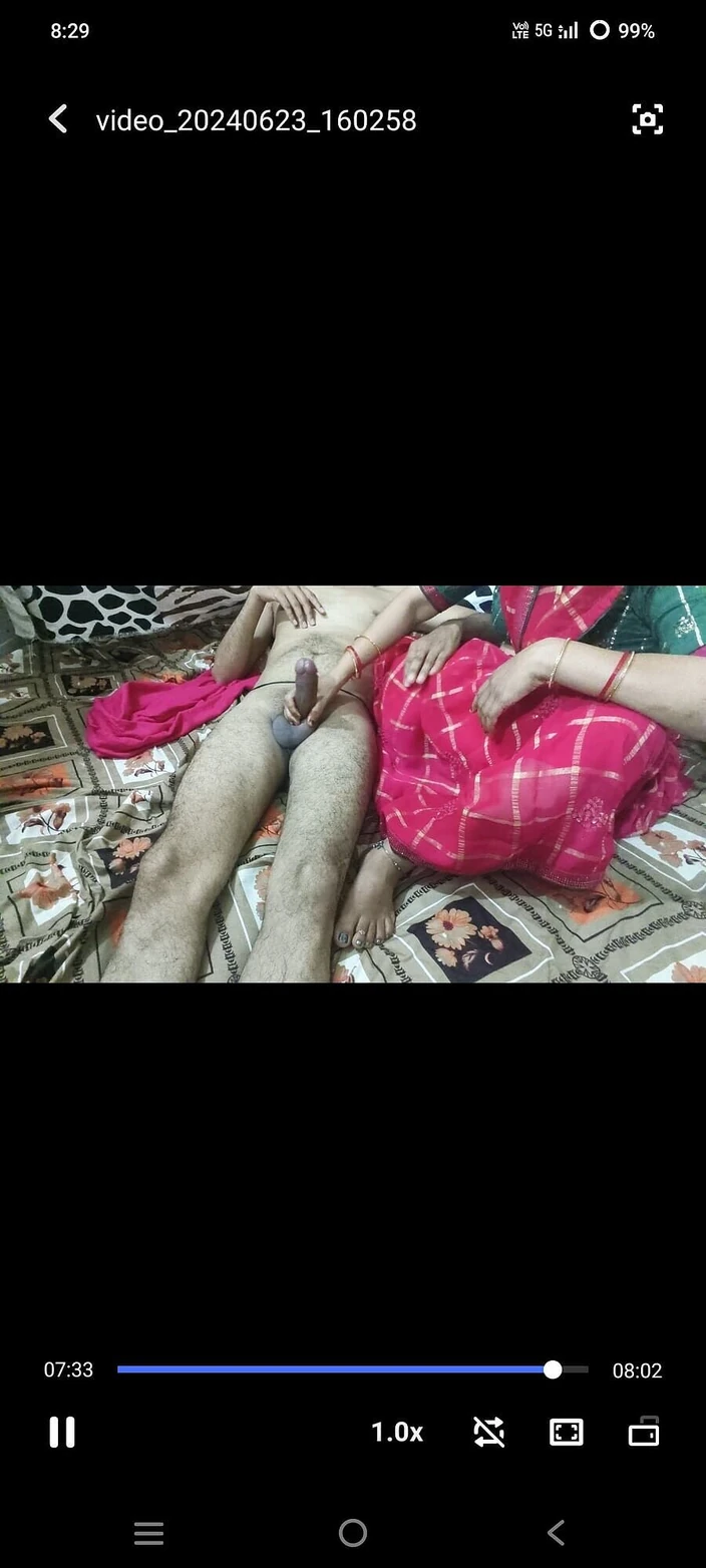 Sagita Sharm: Desi Marathi Bhabhi in Saree