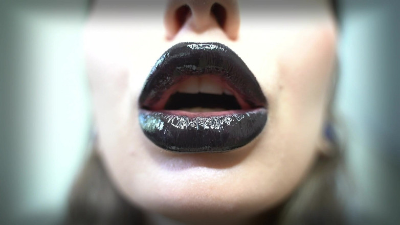 Rarible Diamond: 从镜子亲吻一个哥特式女孩