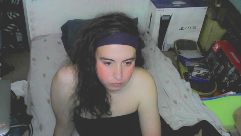 Ruby Stars: Cute cd girl, beautiful eyes and face. Kissing, licking and...