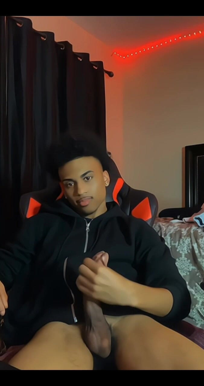 DamagedUnity9: Eiaculazione a tarda notte