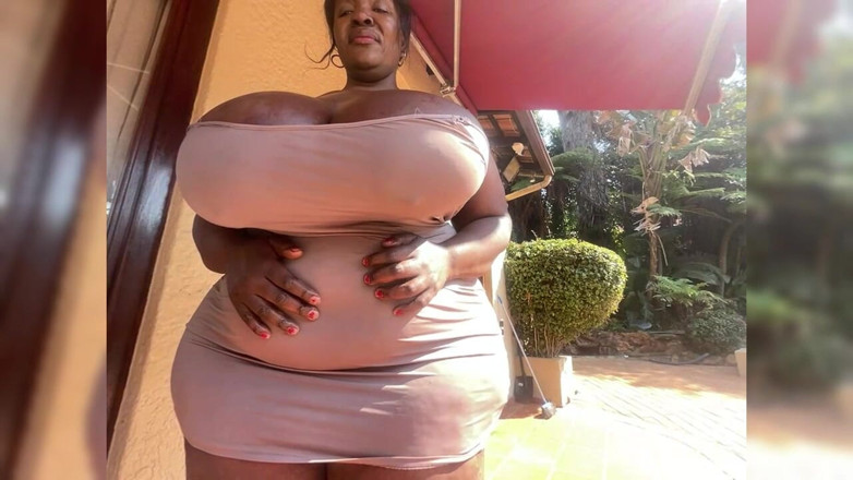 Legendary Booty Overdose: Une MILF SSBBW noire surprise en train de se masturber...