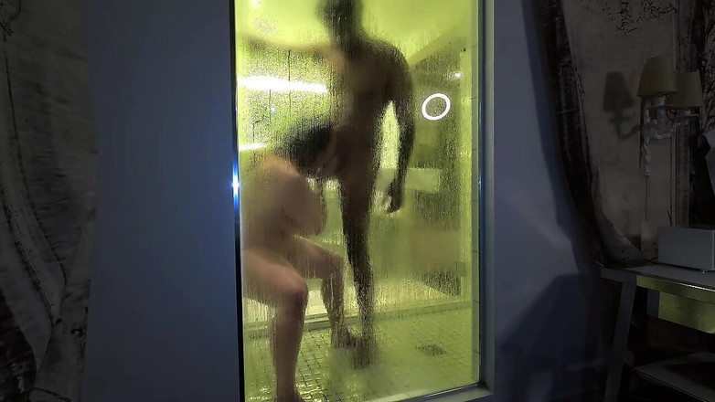 HARRYLONG007: Büyük botty pawg duşta sikiliyor