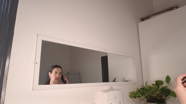 Annika Rain: Sperma in het gezicht zorgt ervoor dat de danser groeit