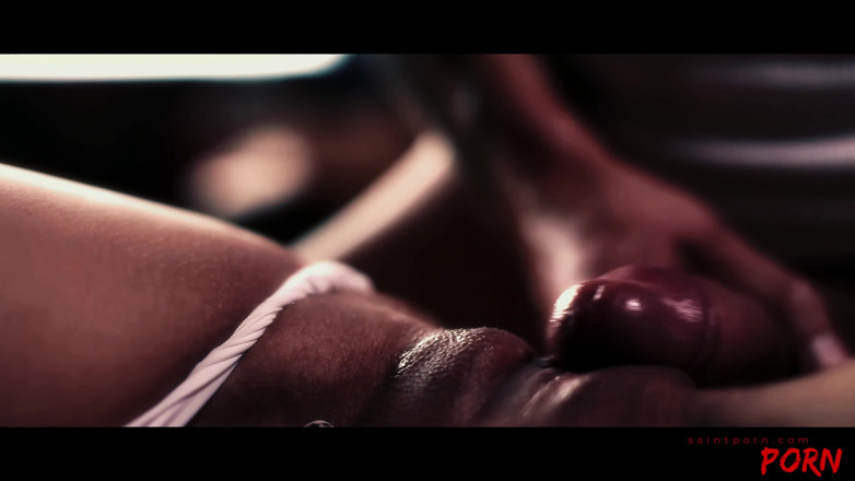 SaintPorn: 휴가 중 서로를 기쁘게 하는 신혼부부 신부