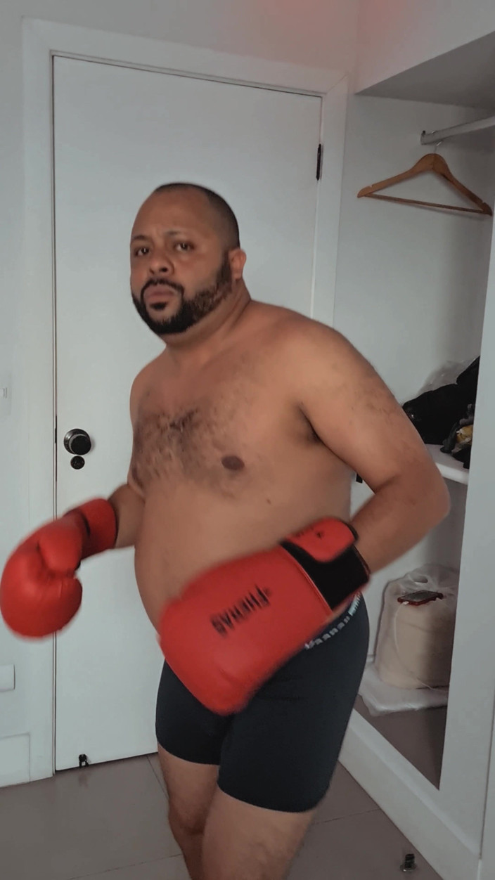 Combat and fetish: Bearzinho Black - POV Boxing Domination (hotel Roleplay)