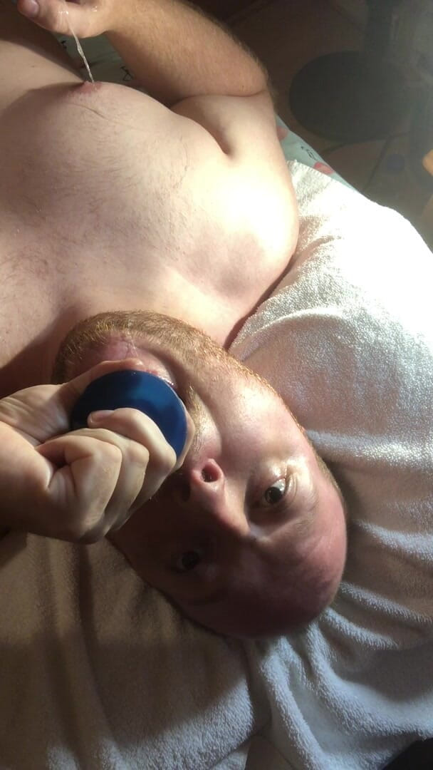 Charlieboy69: Tief in den hals, viel dildo