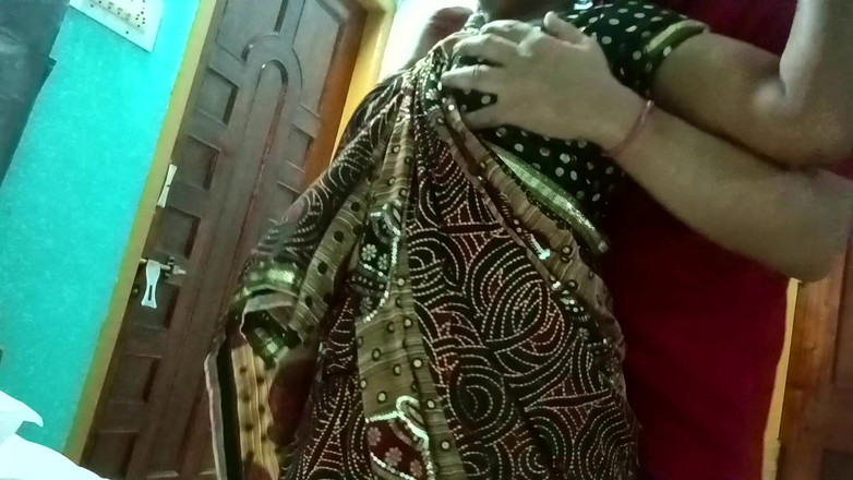 Hot N Sexy: सुंदर भारतीय कॉलेज प्रोफेसर नंदिनी पड़ोसी प्रेमी के साथ डॉगी स्टाइल सेक्स