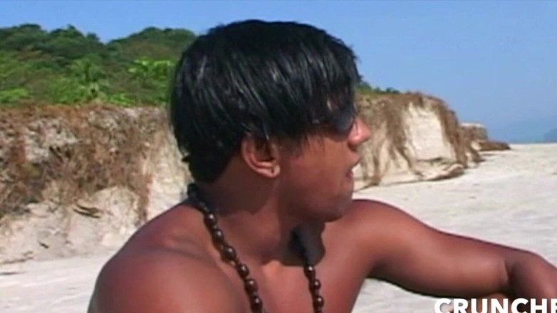 Gaybareback: Latino Twink knullar Barebac med en vän