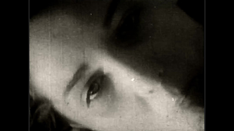 Vintage Erotic Archive: Pohled shora: Erotika v oblacích - obnovena ve 4K