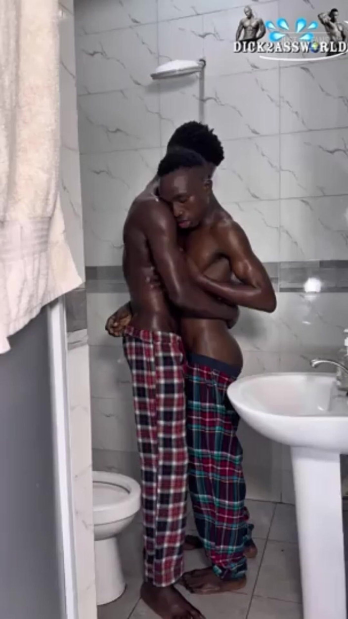 Dick2assworld: Kawan berkongkek