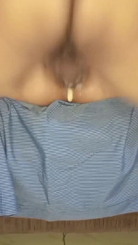그녀의 크림 같은 엉덩이에 따먹히는 핫한 아시아 친구