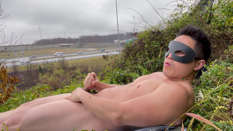 barenakedboy: Bóg mięśni nasiąknięty deszczem: nago autostrada Flex &amp; Explosive Cum Blast