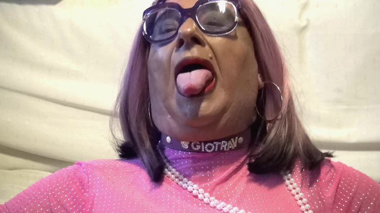 gio calda: 粉色娘娘腔荡妇