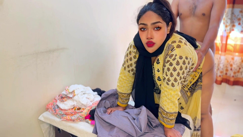 Aria Mia: Schneiderin mit dickem arsch gefickt Ayesha Ayesha Aunty - Desi tante...