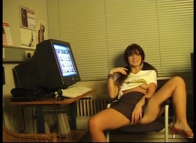 Flash Model Amateurs: สาวผมดำหีฟรีเอา ดิลโด้ยัดหีตูดแน่น