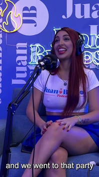 Jessica Sodi komt klaar terwijl ze haar fantasieën vertelt op een vibratormachine