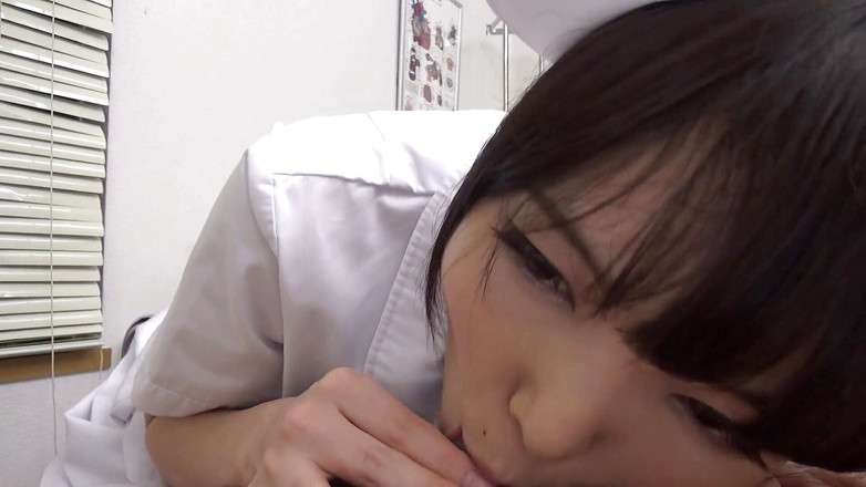 Caribbeancom: Młoda azjatycka pielęgniarka zatrzasnęła się mocno i zalana