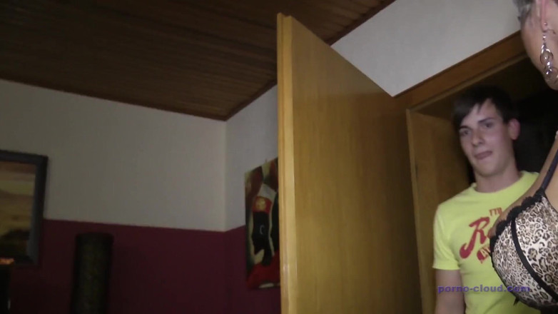 Porno Cloud: Vanessa Cool a mladý chlapec