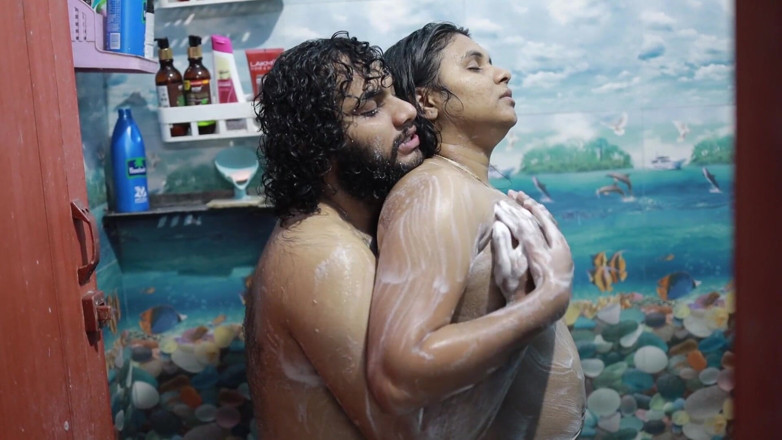 Vaigavarun45: Une demi-sœur et son demi-frère baignent une romance dans la...