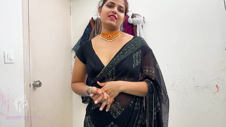 Sexy Komal: Komal'ın dolabı açılmadığında, komşu yardıma geldi