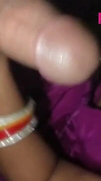 Priya Bhabhi ดูดควยช่างประปา
