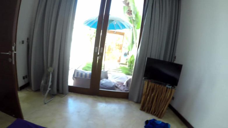 Helena Moeller: นัดเย็ดตอนพักร้อน: สาวร่านโดนเย็ดมุม POV