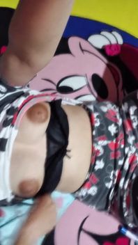 This Young Colombian Girl Gets Every Last Drop of Milk Out
