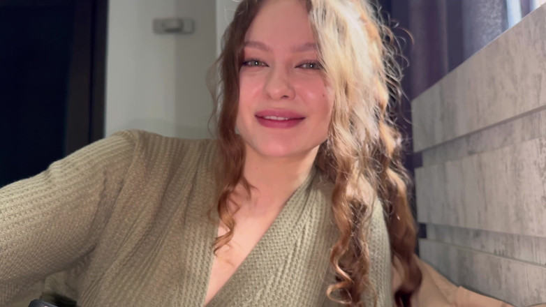 Alexa Poshspicy: POV: Stepaunt Caught Me Masturbating and Offered to Fuck Her...